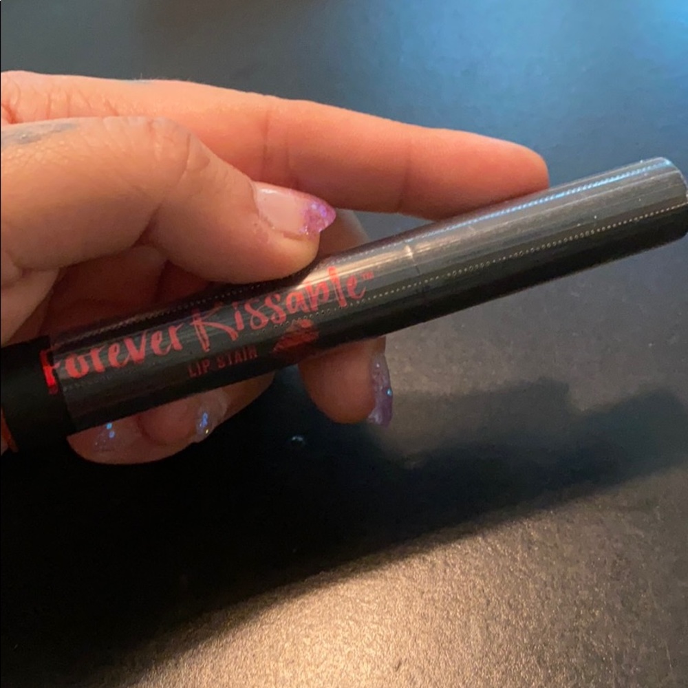 Ardell forever kissable lip stain